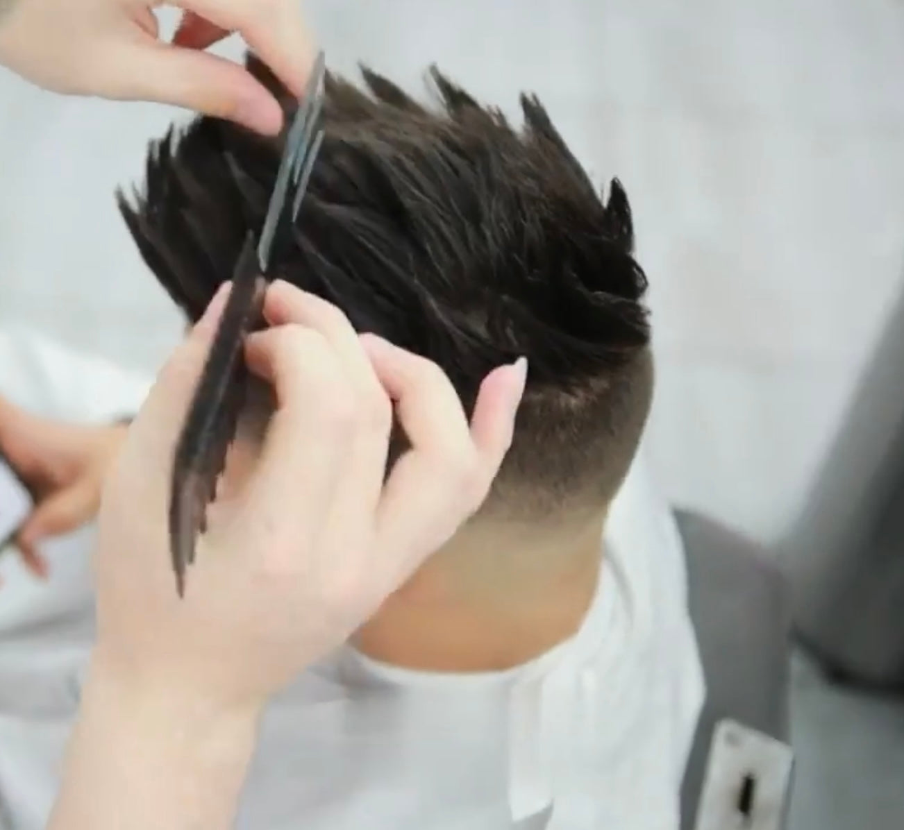 Petine per Acconciature - Ergonomico Antistatico per Capelli Voluminosi, Senza Profumo, Ideale per Fade & Look Soffici, Accessorio per Taglio Fade|Styling Moderno|Petine in Plastica Resistente, Strumenti per Acconciature kappa